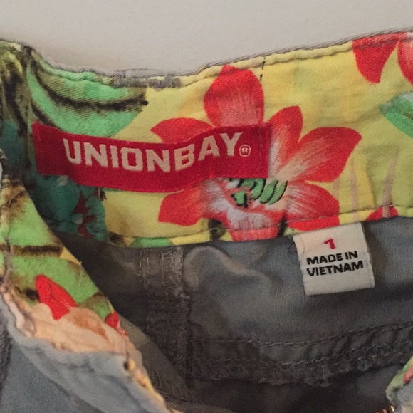 Capri Pants - Picture 2 of 5